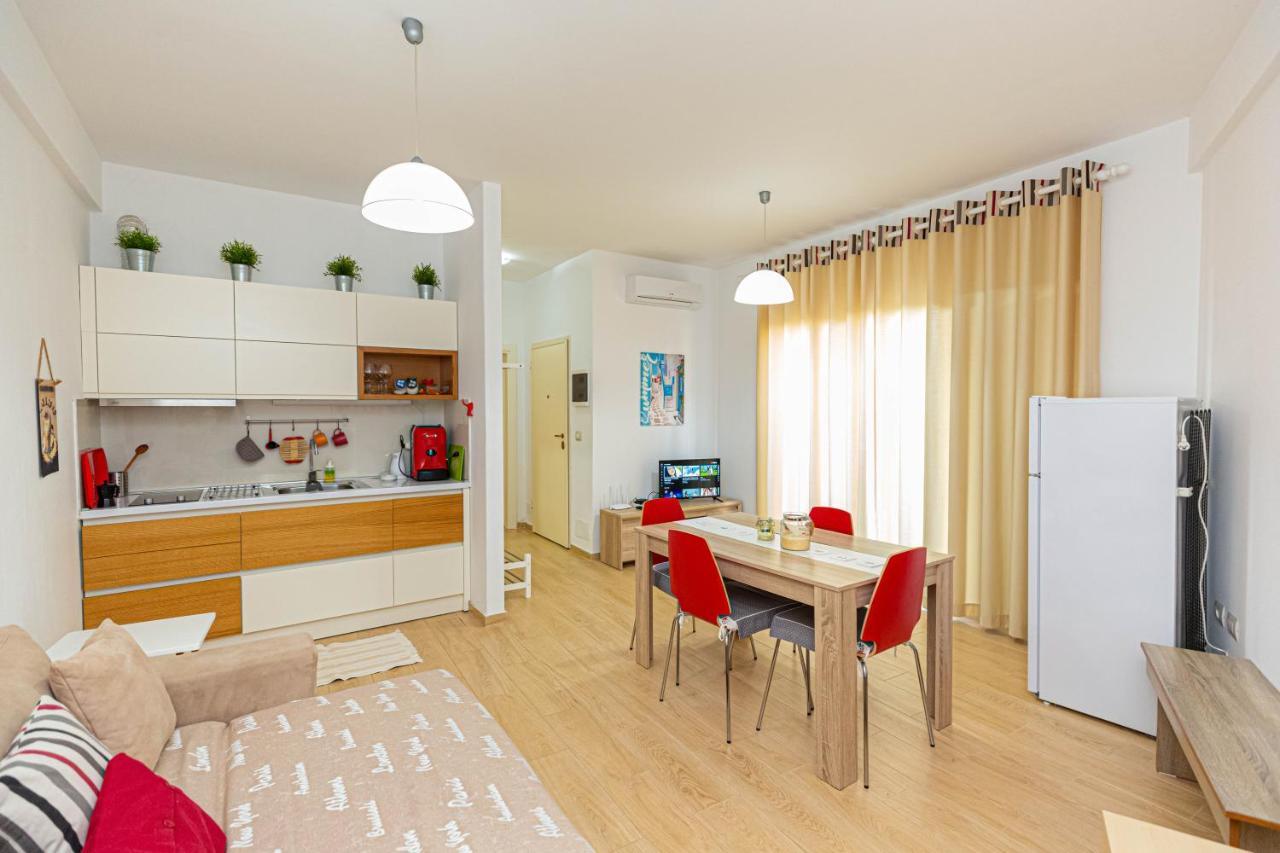 Villa Amos At Aquamarine Residence Vlorë エクステリア 写真